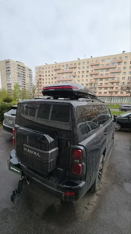 Чёрный автобокс ENROAD Nomadix Pro XL Slim 400 на Haval H9 — вид автомобиля с установленным автобоксом, другой ракурс