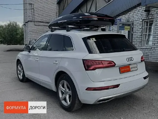 Автобокс для Audi Q5 — ENROAD Nomadix Pro XL Slim 400-E, цвет «Чёрный» — вид автомобиля с установленным автобоксом