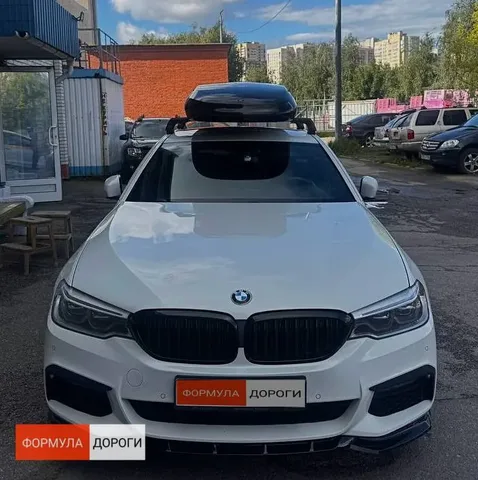 Автобокс для BMW 3 Series — ENROAD Nomadix Pro XL Slim 400, цвет «Чёрный» — вид автомобиля с установленным автобоксом