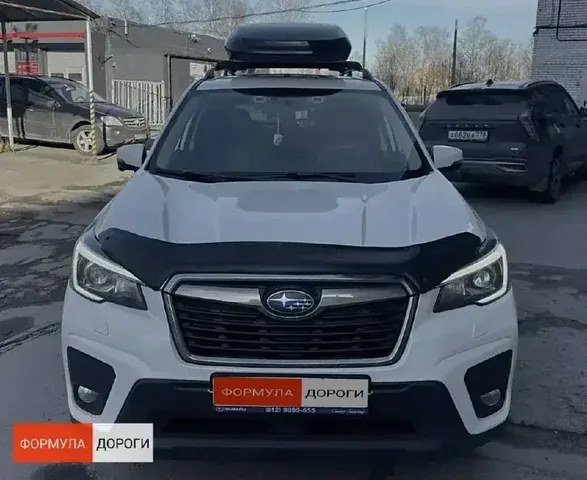 Автобокс для Subaru Forester — ENROAD Nomadix Pro XL Slim 400, цвет «Чёрный» — вид автомобиля с установленным автобоксом