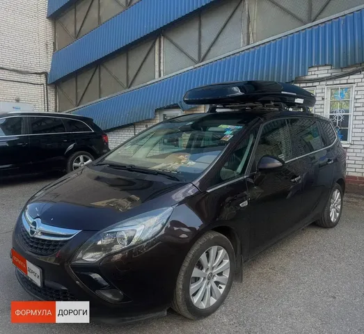 Автобокс для Opel Zafira C — ENROAD Nomadix Pro XXL Slim-450, цвет «Чёрный» — вид автомобиля с установленным автобоксом