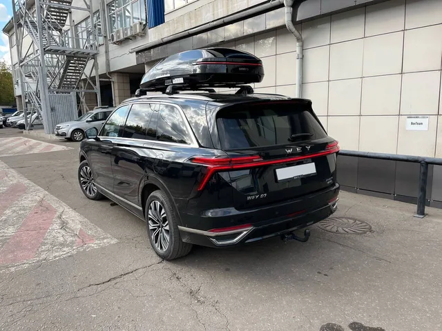 Чёрный автобокс ENROAD Nomadix Pro XL 500-E на WEY 07 — общий вид автомобиля с установленным автобоксом