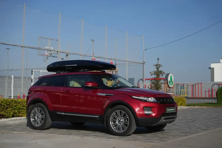 Автобокс для LandRover Range Rover Evoque — ENROAD Nomadix Pro XL Slim 400-E, цвет «Чёрный» — вид автомобиля с установленным автобоксом